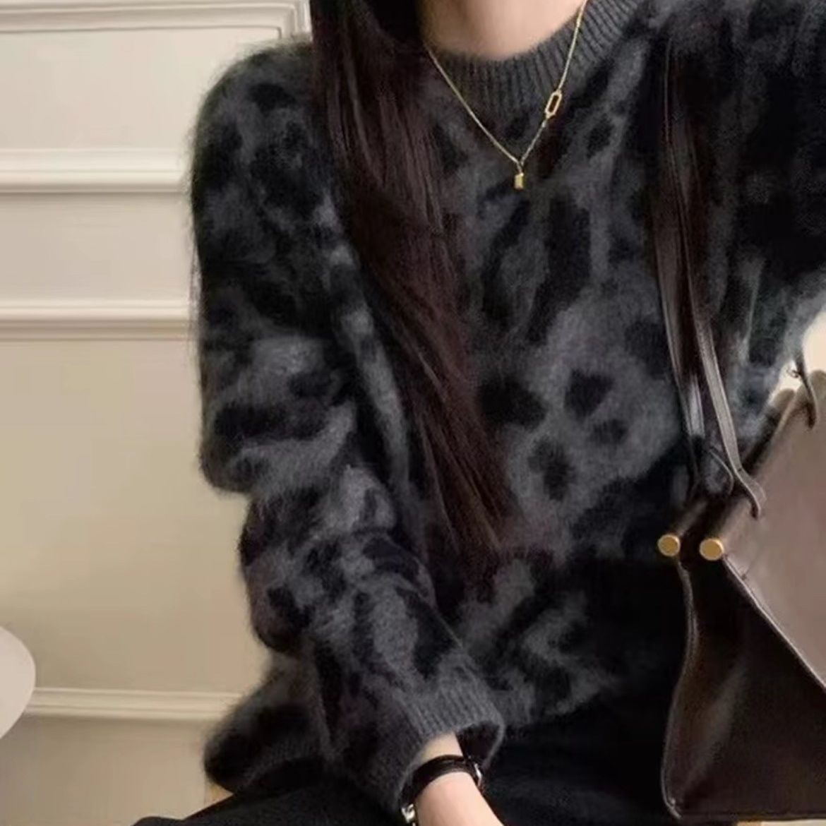 正品撤柜剪标羊毛衫圆领提花针织衫毛衣秋冬新款加厚印花打底上衣