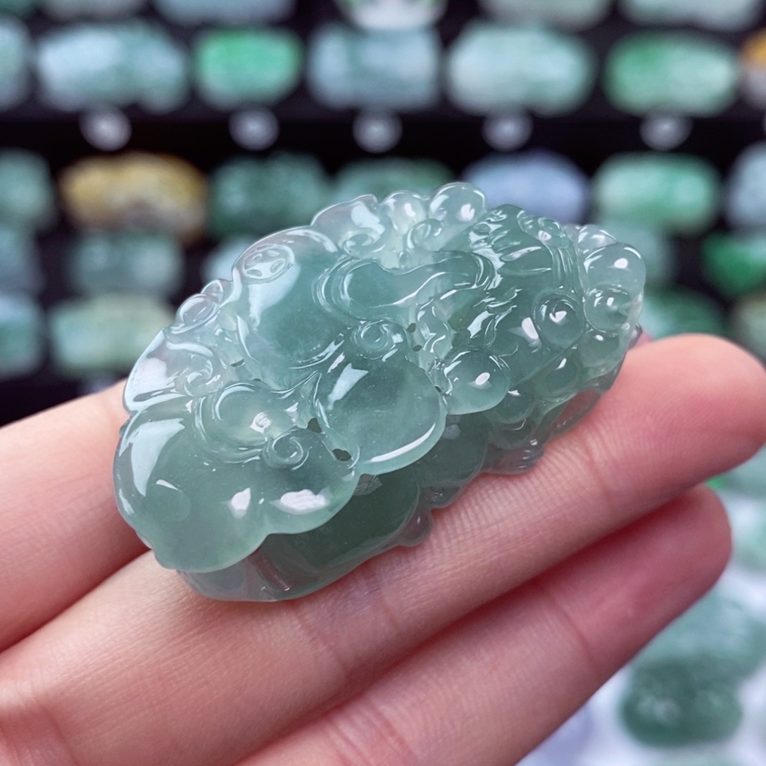 翡翠颈饰未镶嵌天然