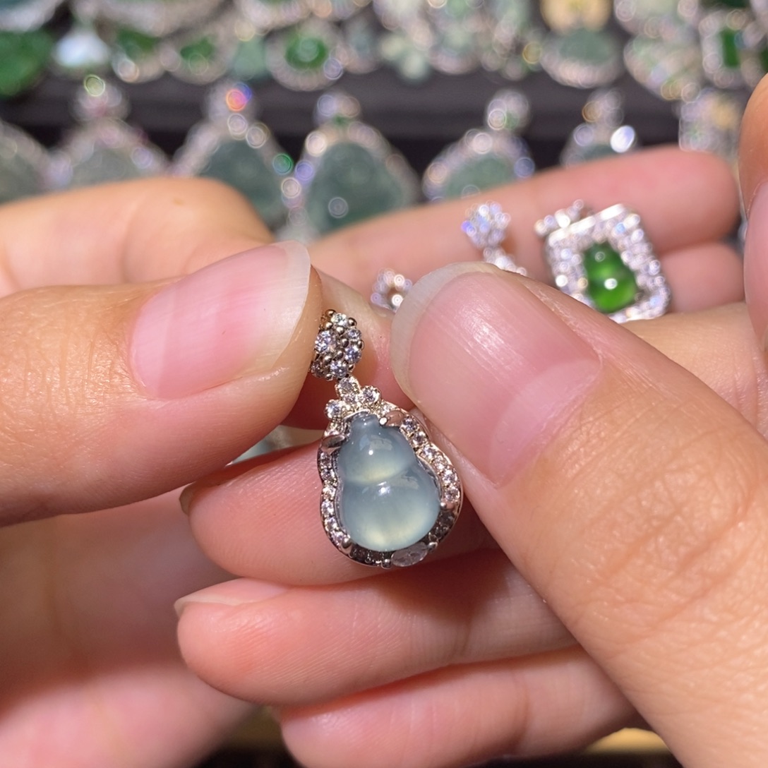 翡翠未镶嵌颈饰天然