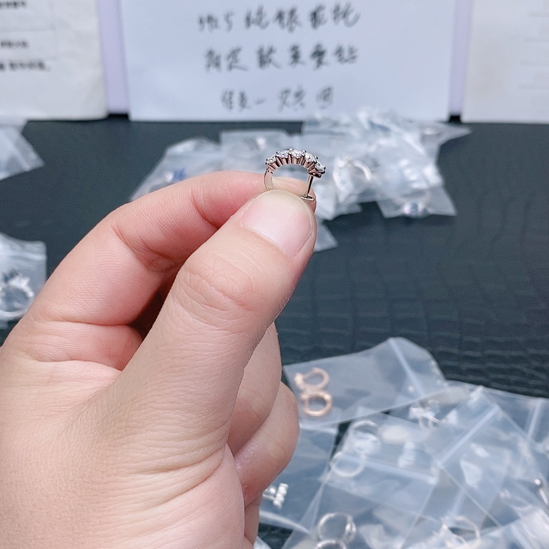 合成碳硅石925银五公主耳扣