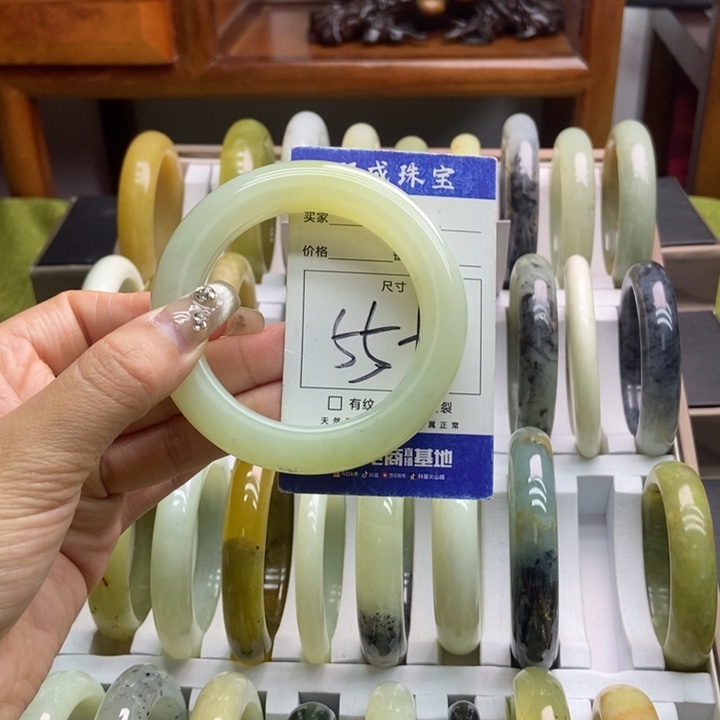 蛇纹石玉手镯未镶嵌524