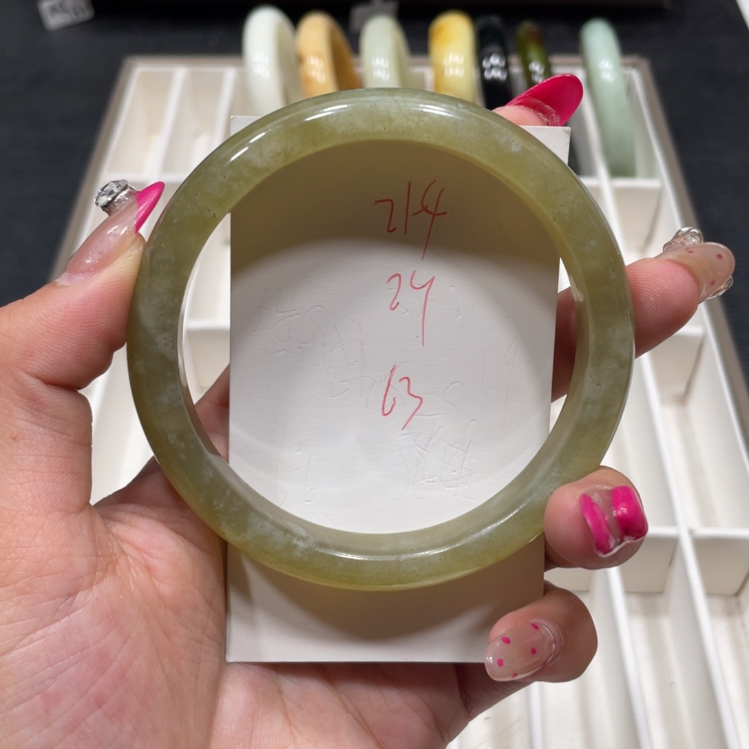 未镶嵌蛇纹石玉手镯