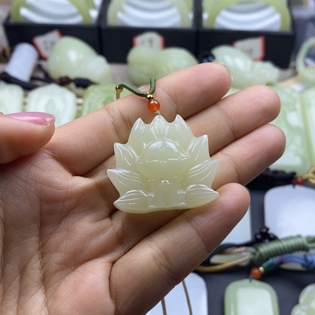 酷****姨天然青海时尚九尾狐