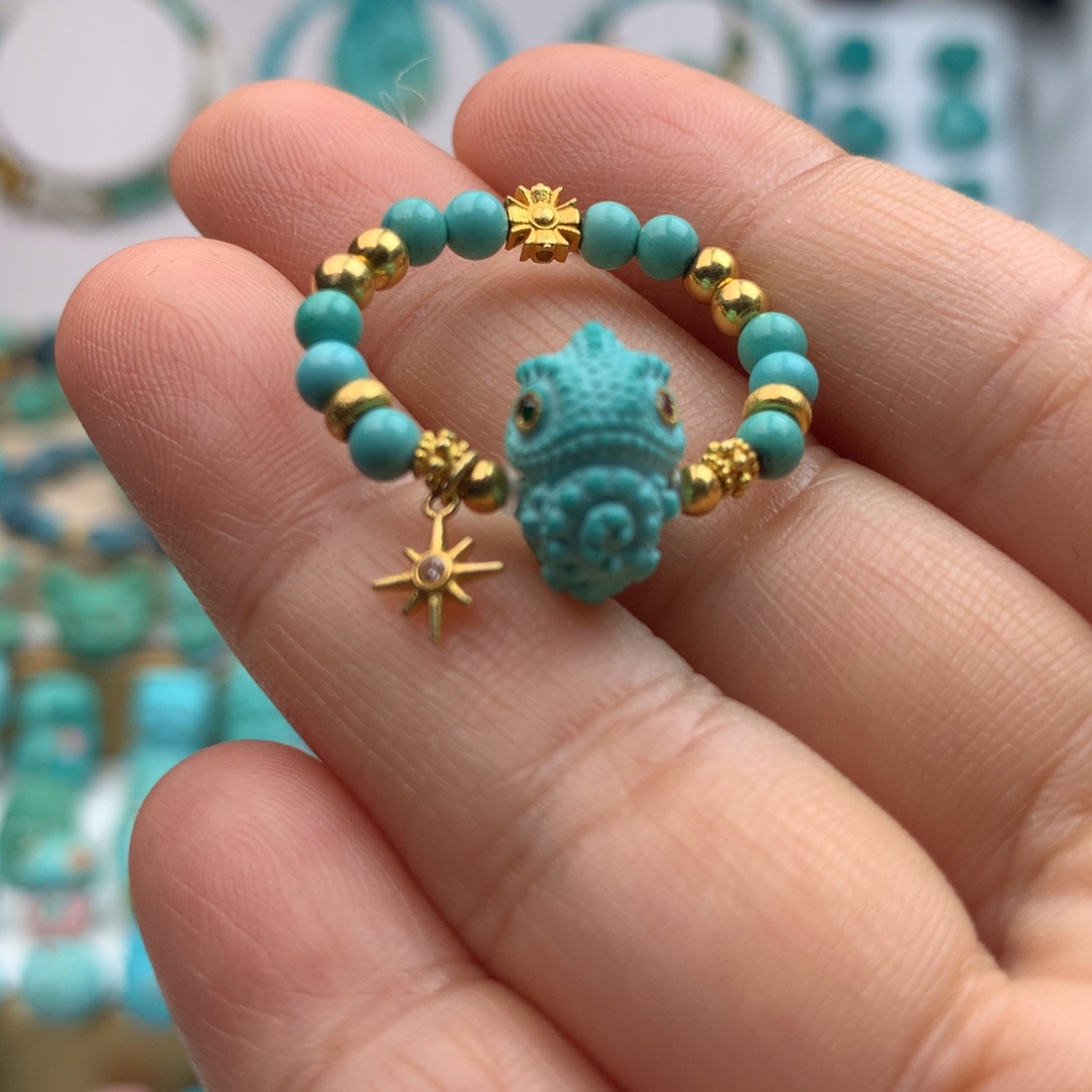 绿松石未镶嵌颈饰