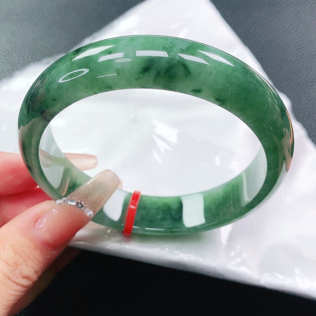 翡翠手镯未镶嵌59圈