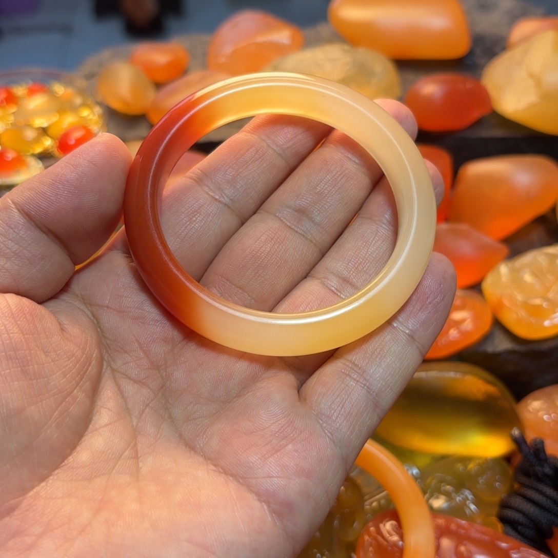 石英质玉手镯未镶嵌一**川