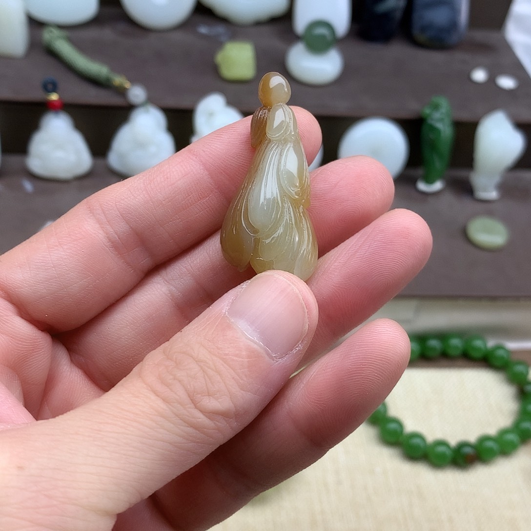 和田玉未镶嵌颈饰