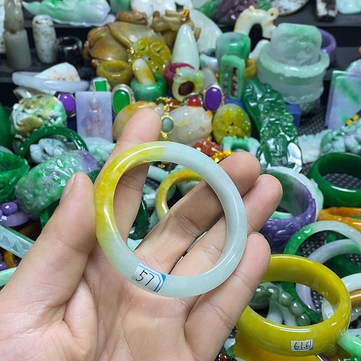 颈饰未镶嵌翡翠L****_缅甸翡翠首饰市场