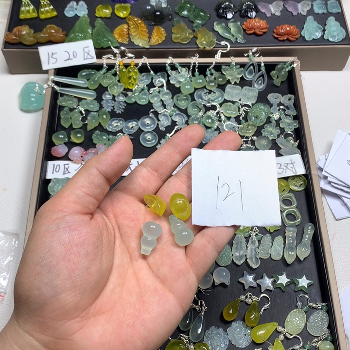 R***E蛇纹石玉合金耳钉