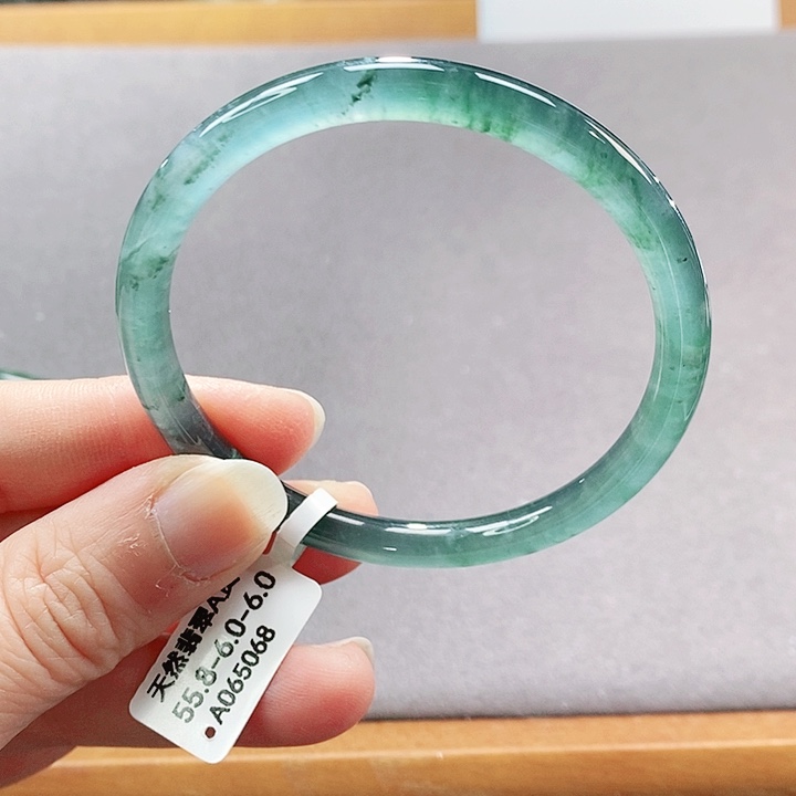 【闪购商品】翡翠手镯（圆镯）未镶嵌