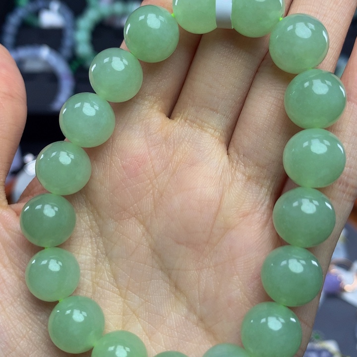 翡翠手链未镶嵌翡翠