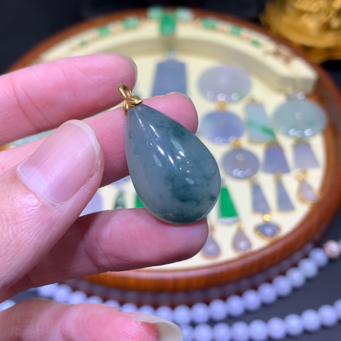翡翠吊坠(不含链)18K金镶嵌