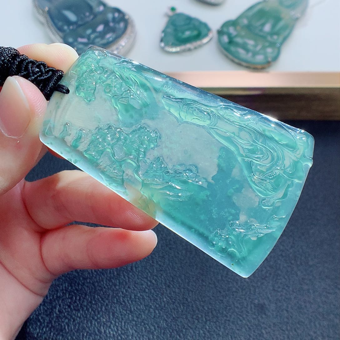 翡翠颈饰未镶嵌翡翠