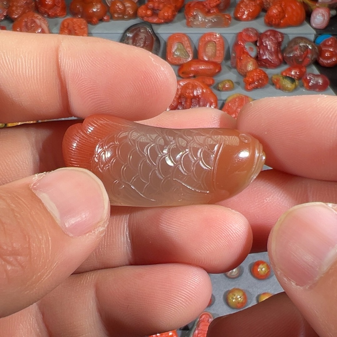 南红玛瑙未镶嵌冰飘红金龙鱼