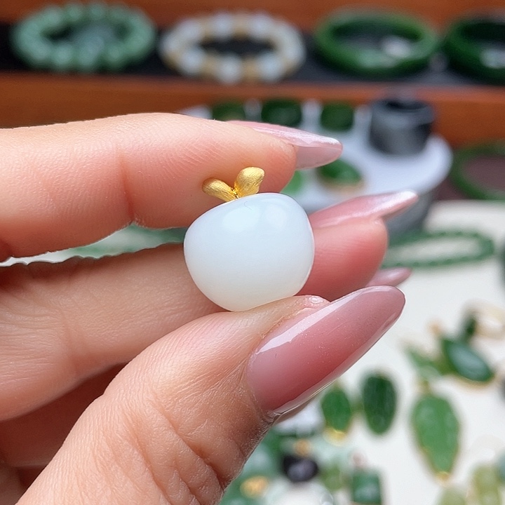 和田玉（白玉）颈饰18K金镶嵌