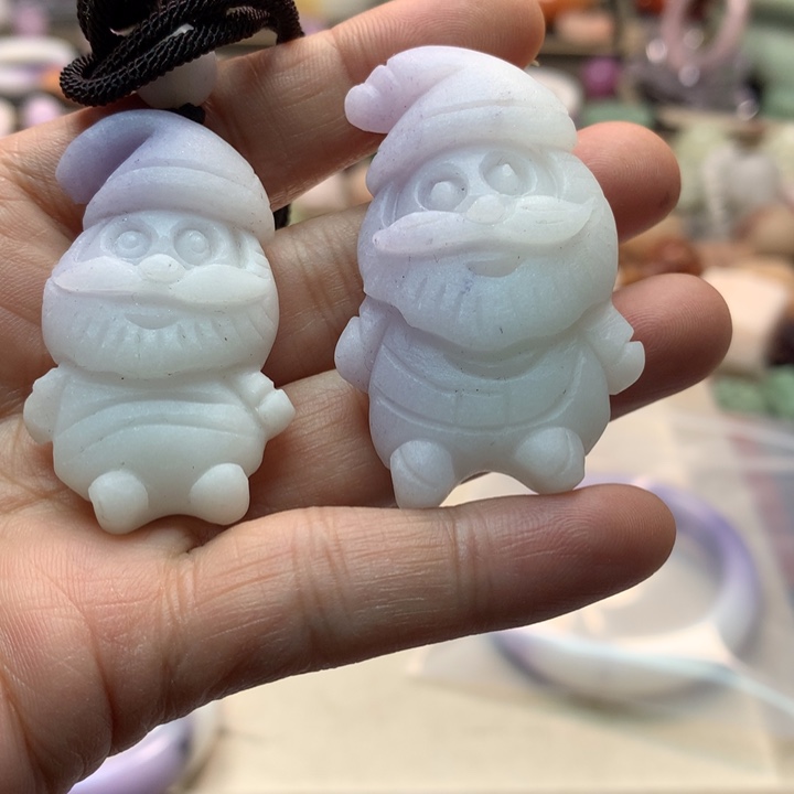 妖***o石英岩玉未镶嵌2个圣诞老人
