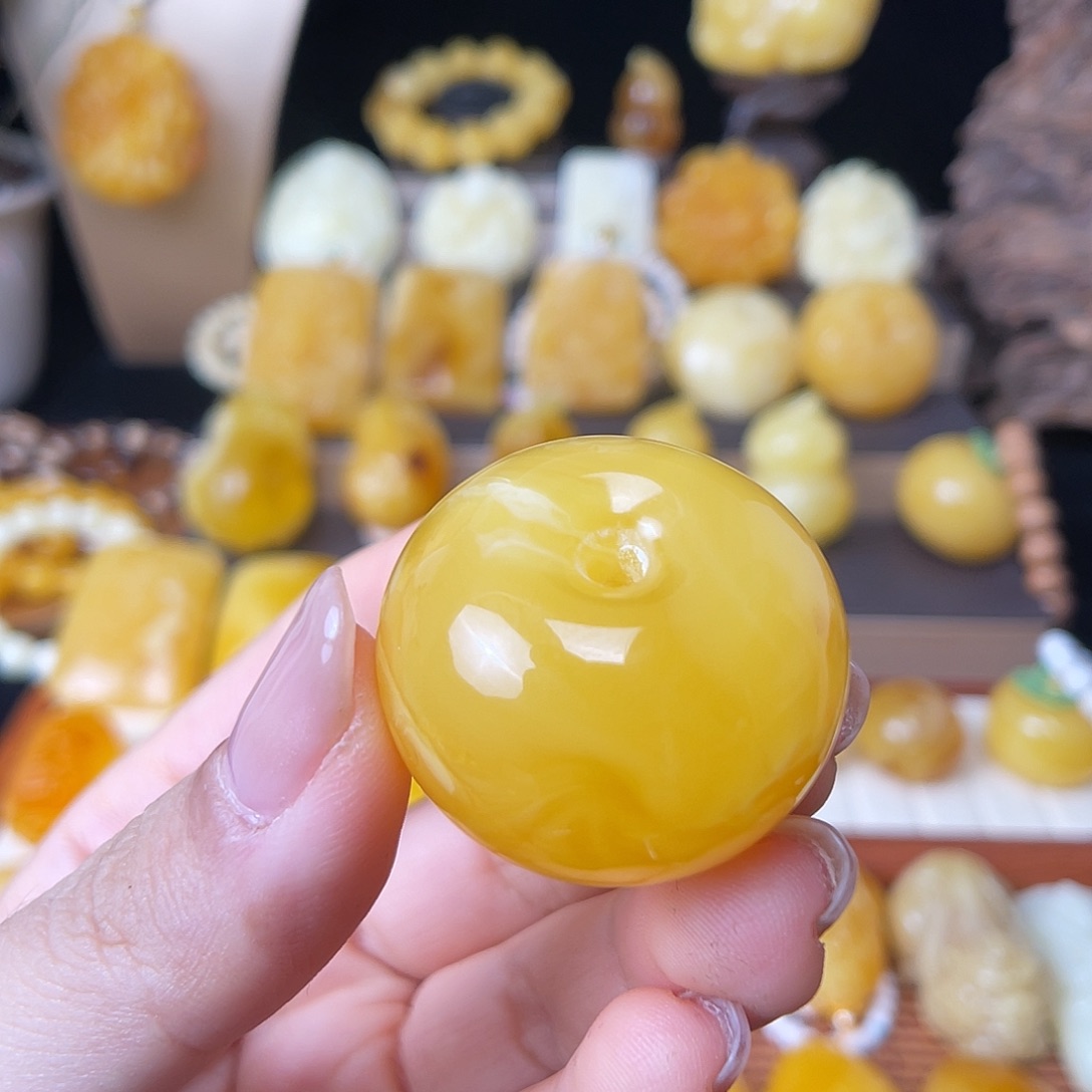 琥珀未镶嵌珠宝奇石
