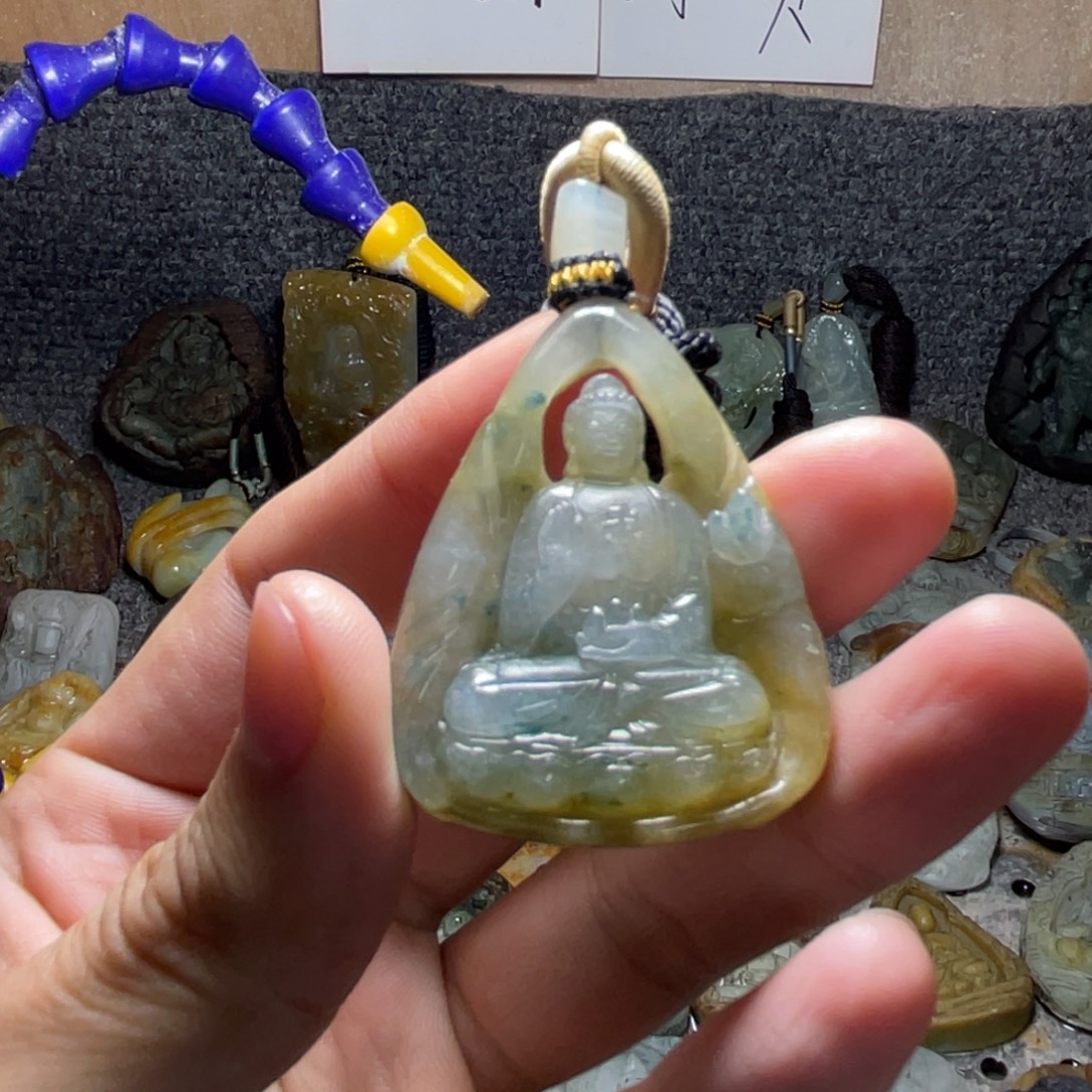 阿***牛定制翡翠未镶嵌定制翡翠雕刻