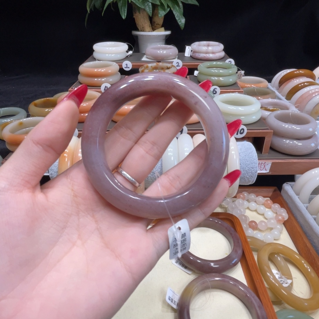 *****石英质玉未镶嵌手镯