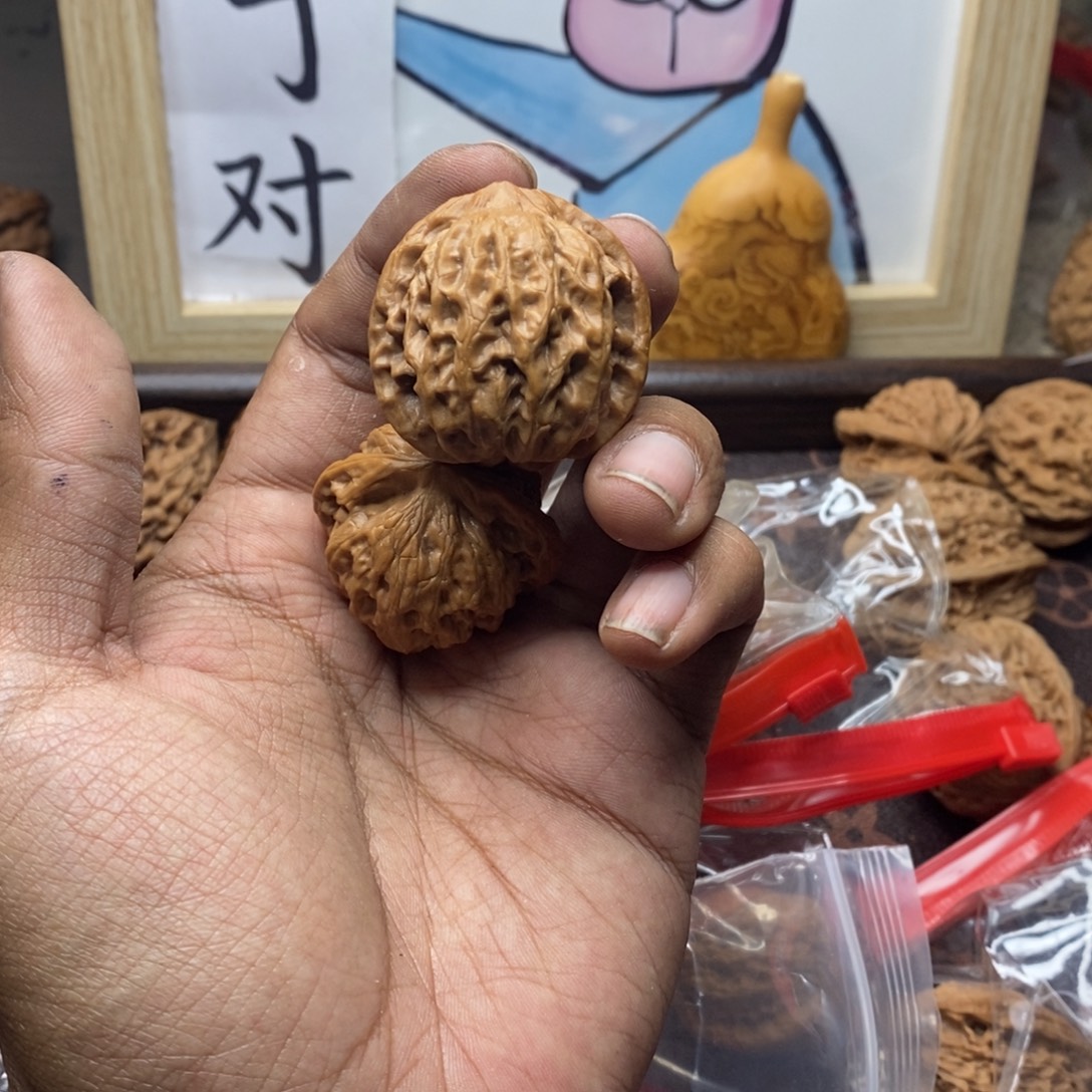 细***香文玩核桃吊坠刘老四