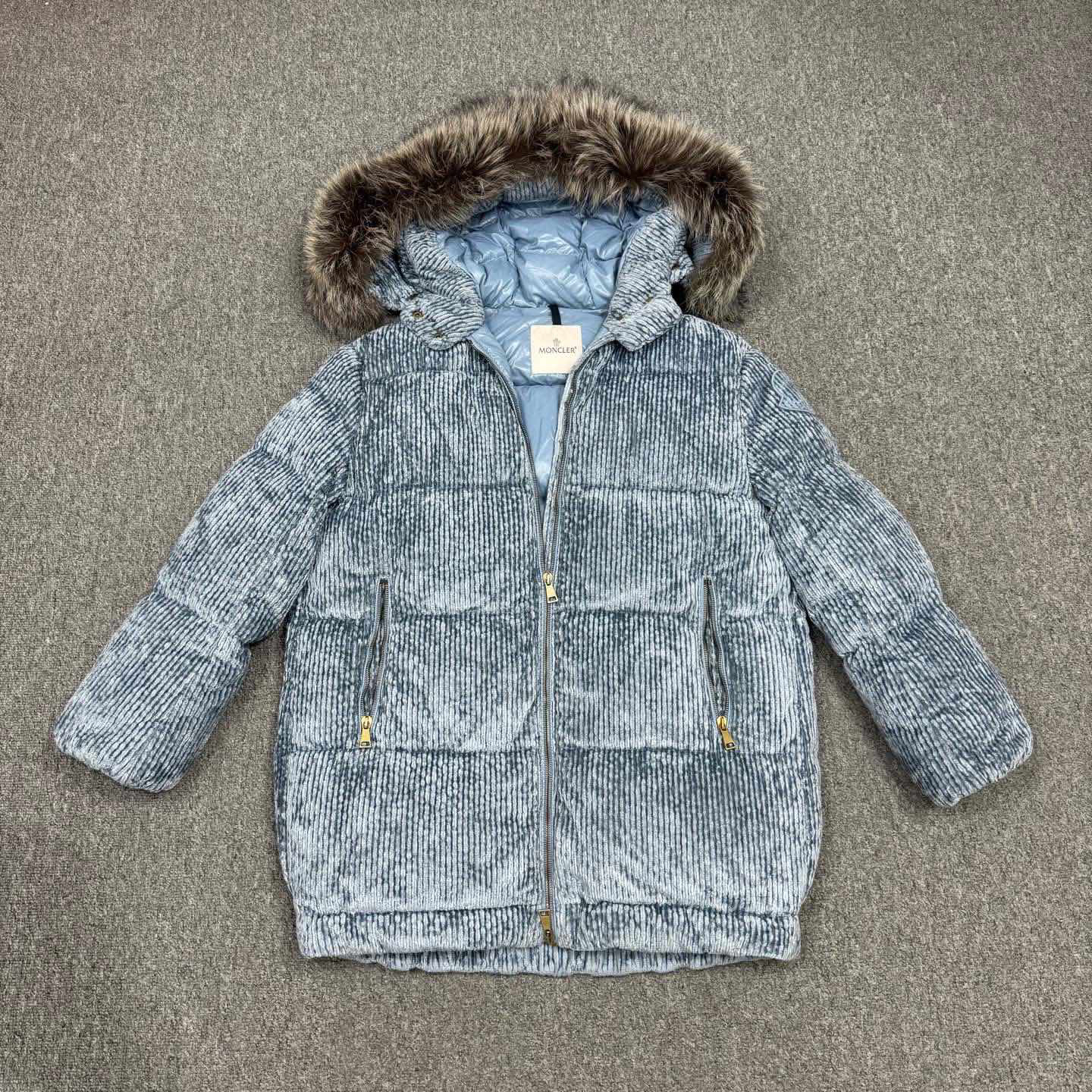 99新 MONCLER/蒙口 15944102 灯芯绒狐狸毛领羽绒服外套 0码99新