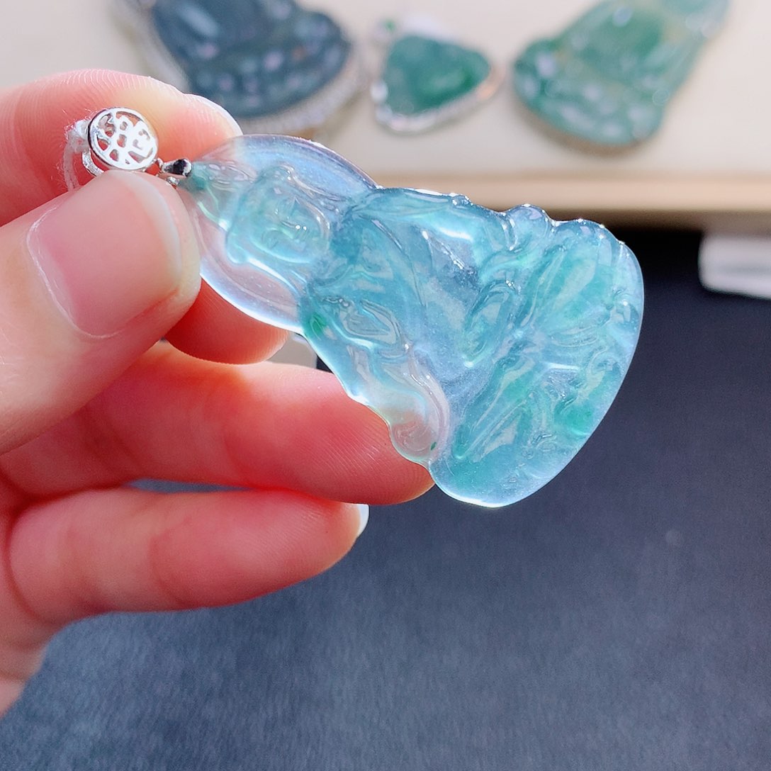 翡翠颈饰未镶嵌翡翠