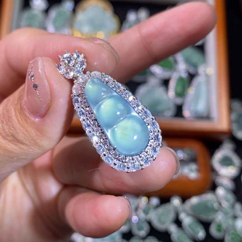 【闪购商品】翡翠颈饰未镶嵌天然