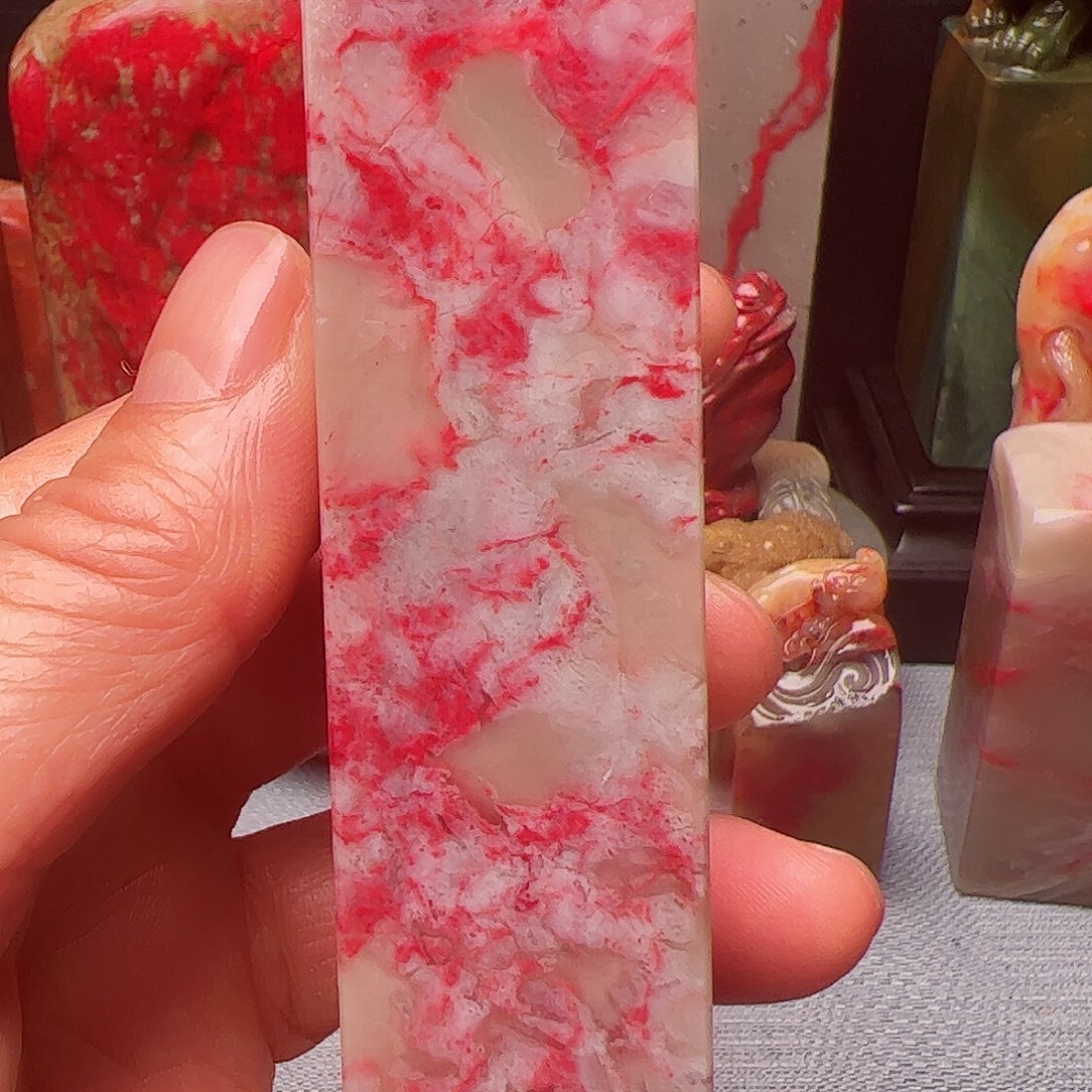 昌化石天**人昌化鸡血石印章