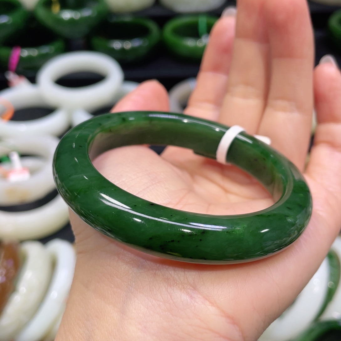 未镶嵌手镯和田玉77