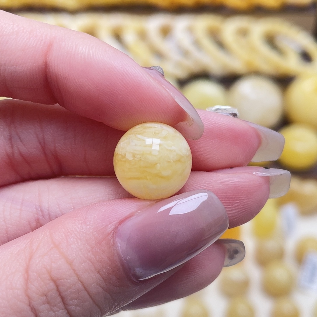 琥珀未镶嵌裸石13.3mm圆珠瑕