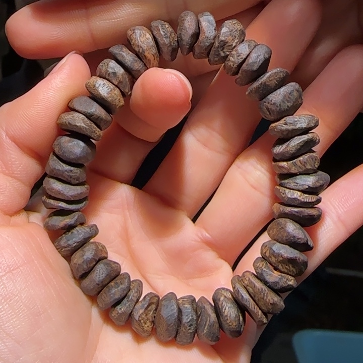 沉香手串原母树沉水树丁手串15.9克
