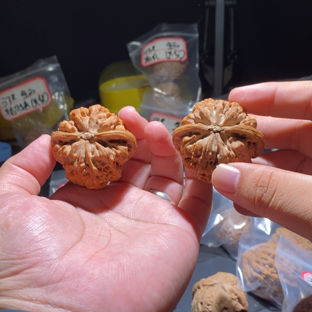 T***9吊坠文玩核桃46全品粗筋