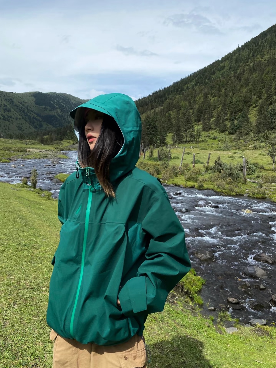 超出片】四季情侣款户外立体裁剪登山运动防风软壳冲锋衣