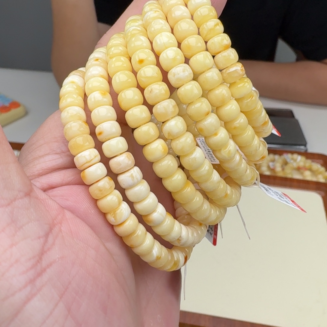 琥珀未镶嵌手链多样性发其一