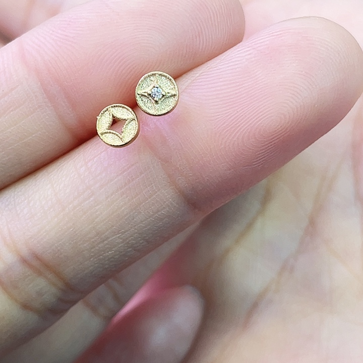 钻石18K金镶嵌耳饰铜钱AB款耳钉