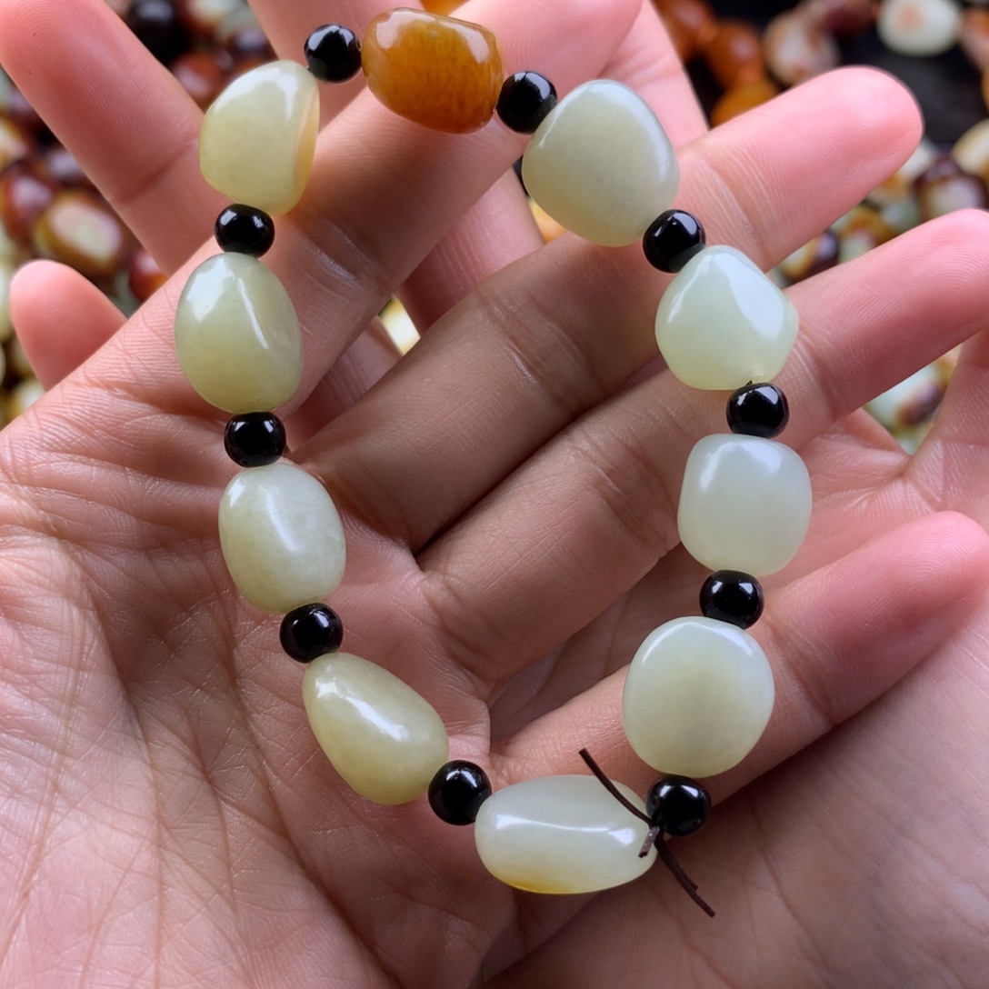 小***明和田玉未镶嵌手链