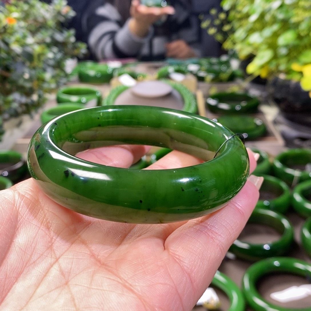 和田玉（碧玉）手镯未镶嵌