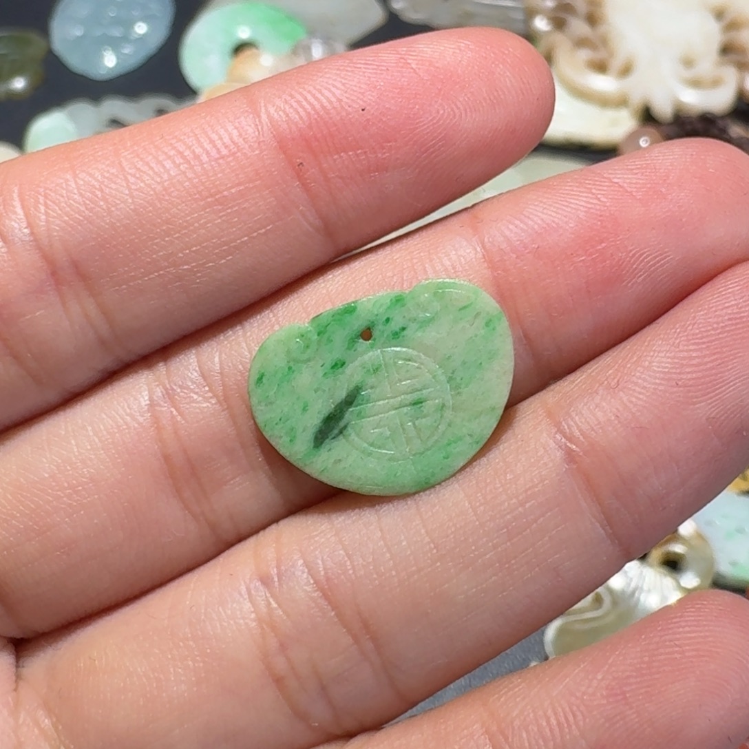 拥***阳颈饰未镶嵌翡翠111