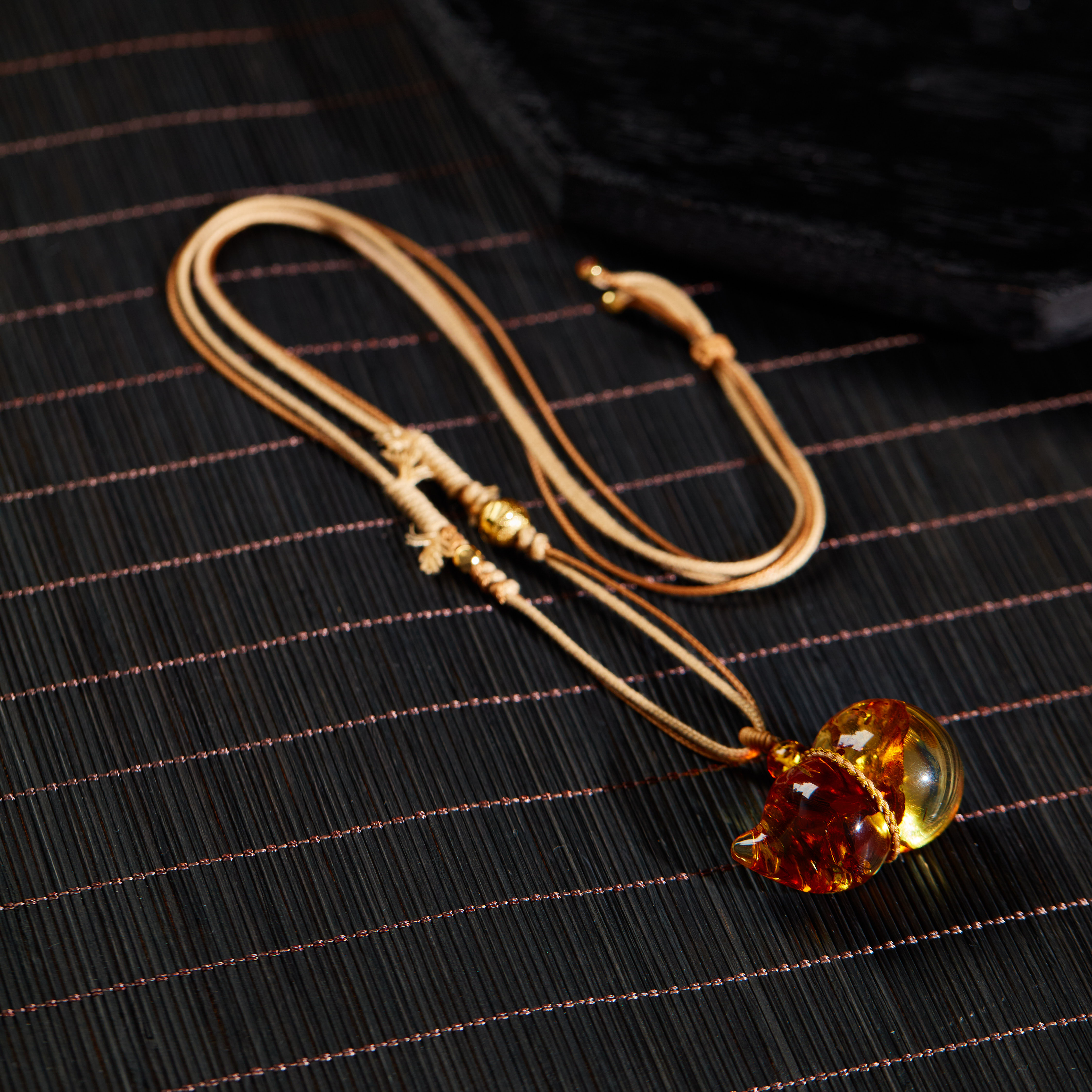 【云上雅岚】知禾丨C14711-琥珀葫芦吊坠-38x23mm-多样性发一件