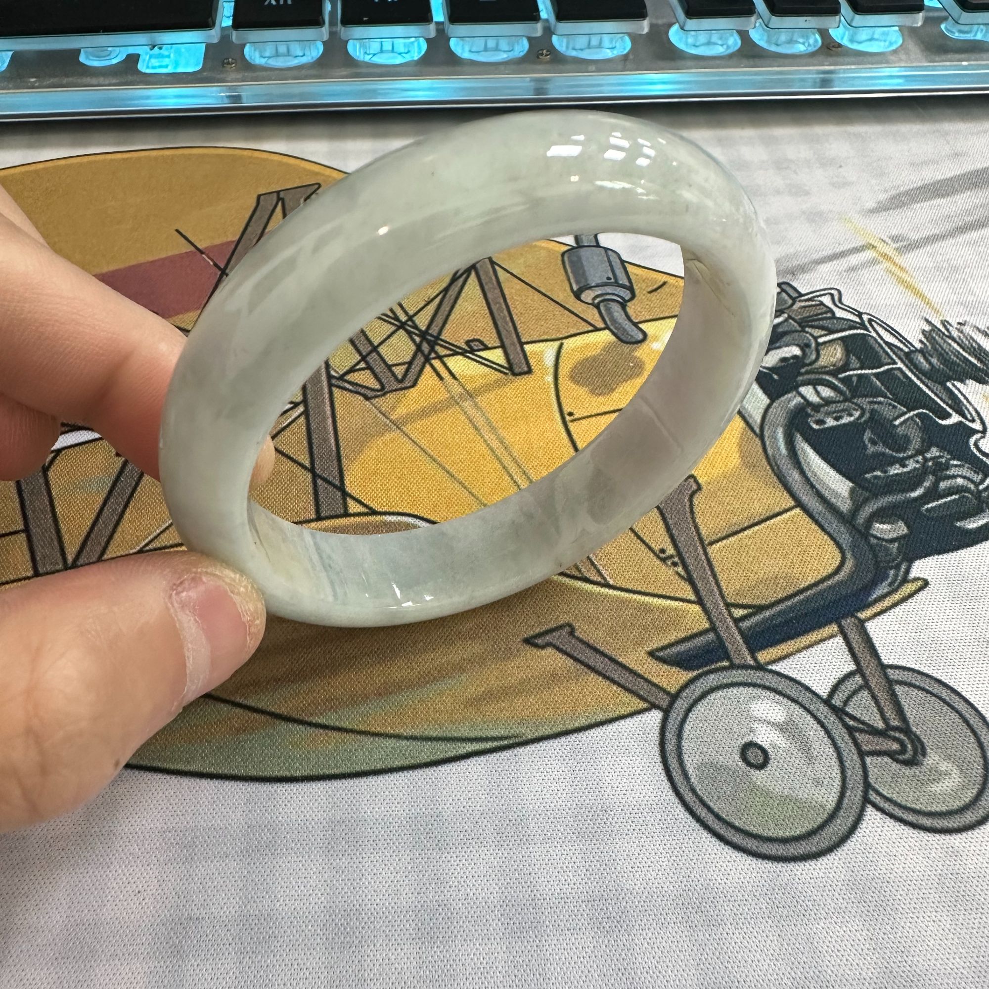 缅甸天然A货翡翠手镯 