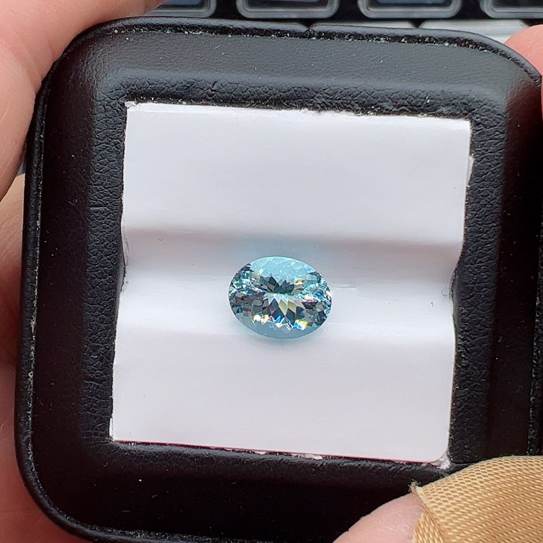 海蓝宝石裸石未镶嵌2.3克拉圣玛利亚