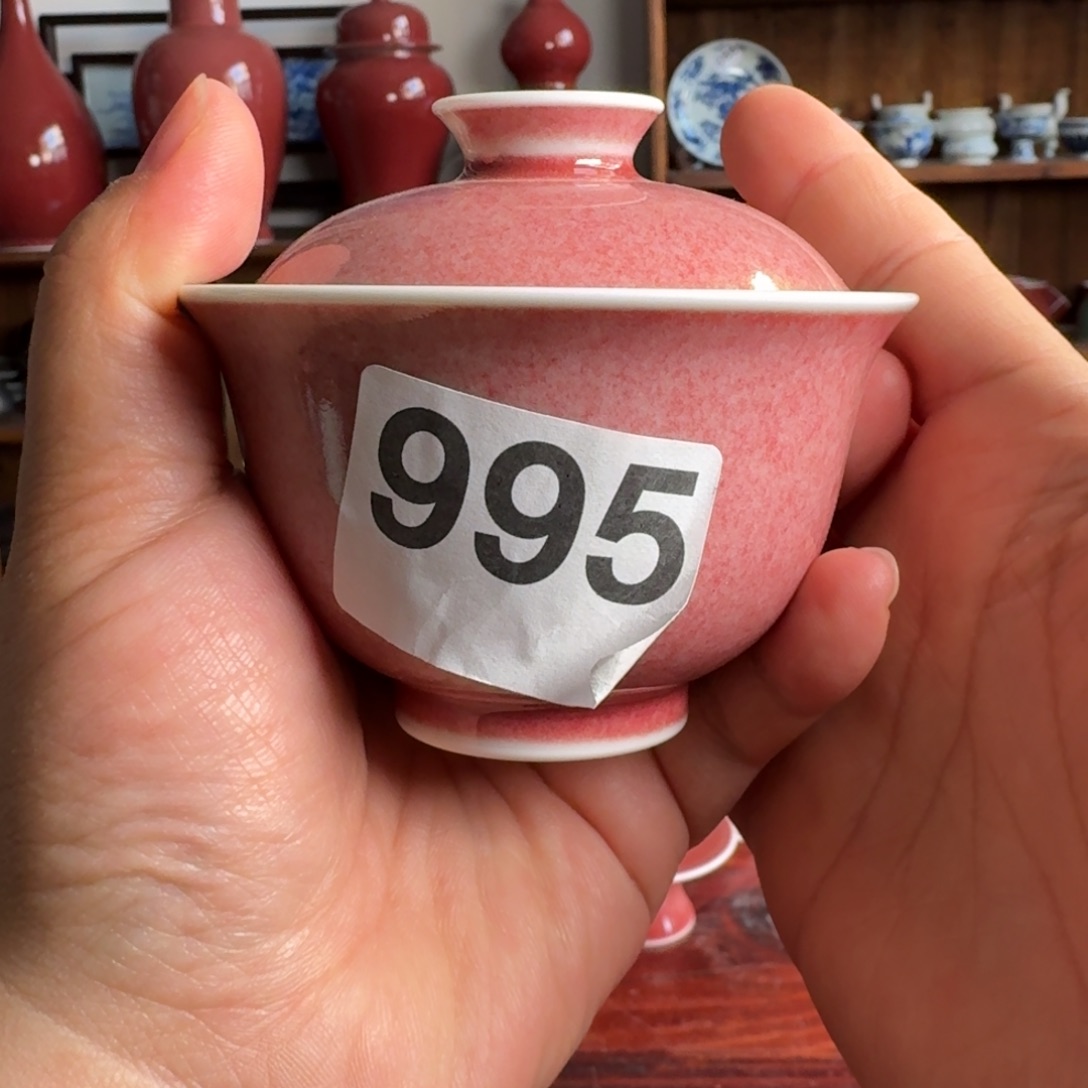 豇豆红微瑕元宝盖碗容量120cc