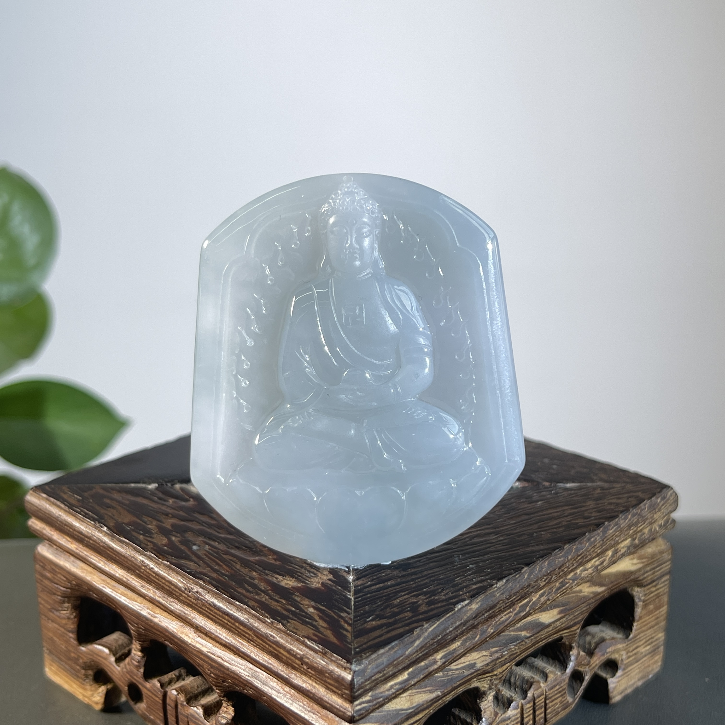 JSW02-84  天然缅甸A货翡翠  大日如来