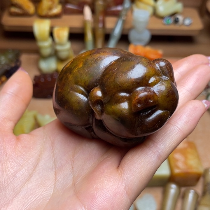 蛇纹石玉未镶嵌颈饰