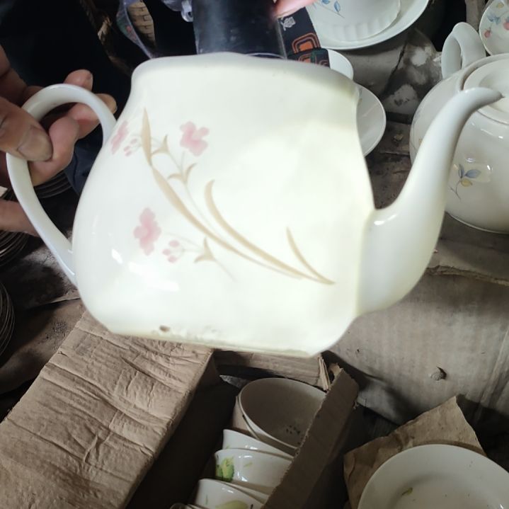 陶瓷出口茶壶一支