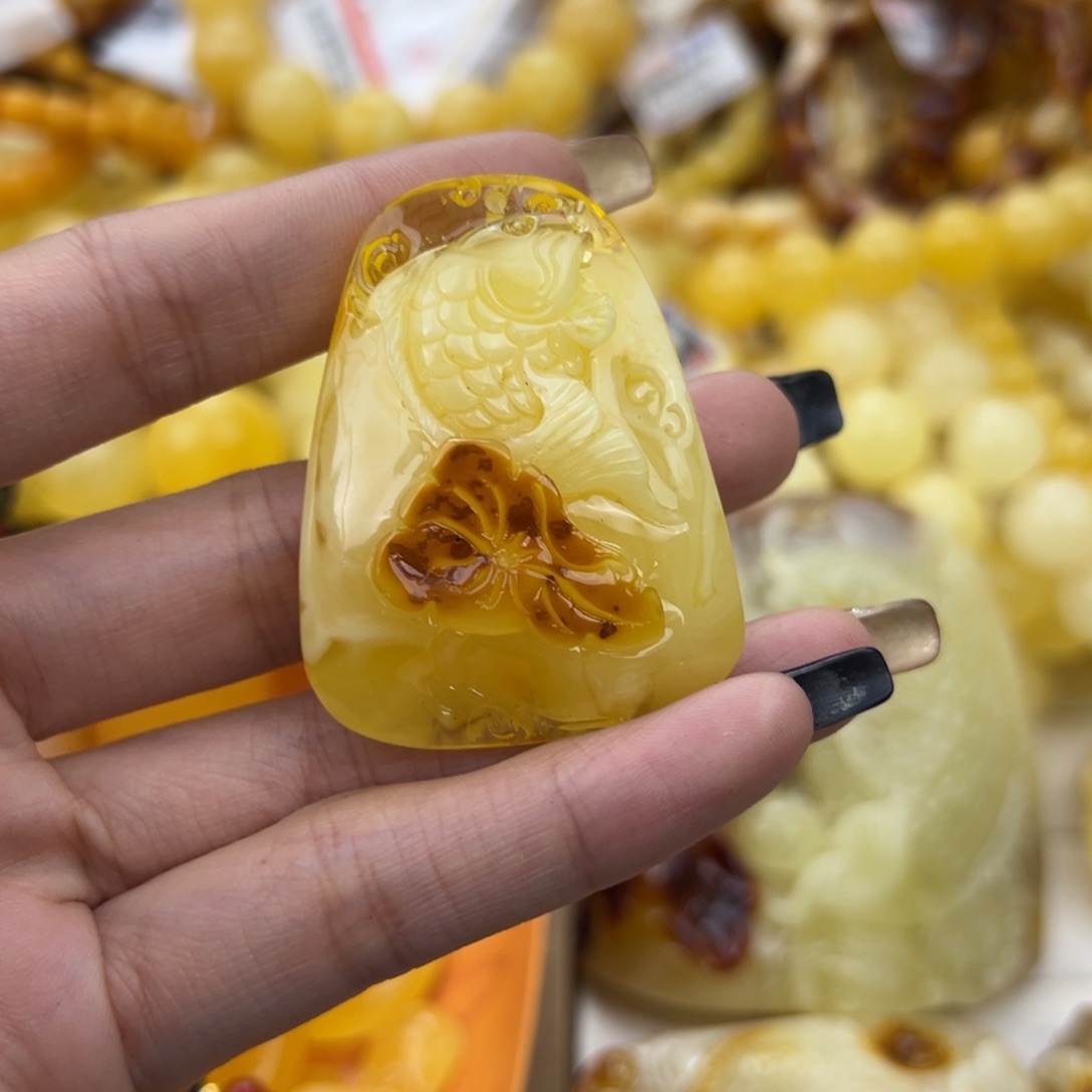 琥珀珠宝奇石未镶嵌