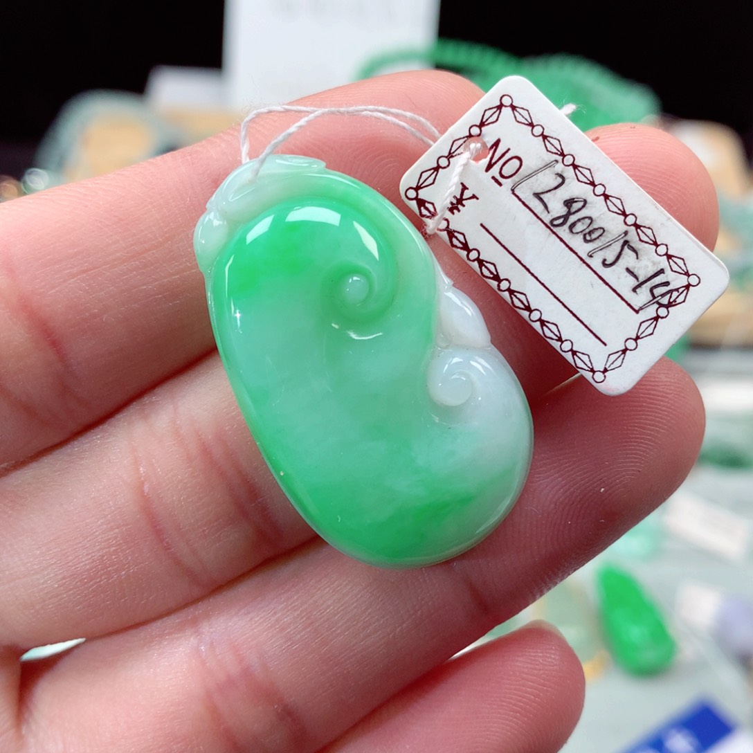 翡翠颈饰未镶嵌翡翠吊坠