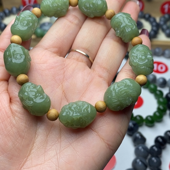 和田玉手串未镶嵌路*