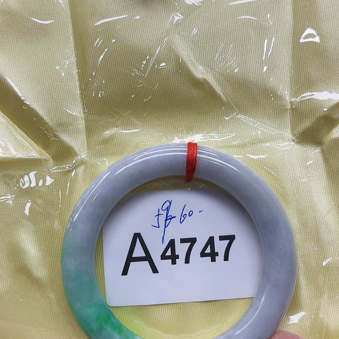 翡翠手镯未镶嵌多样性