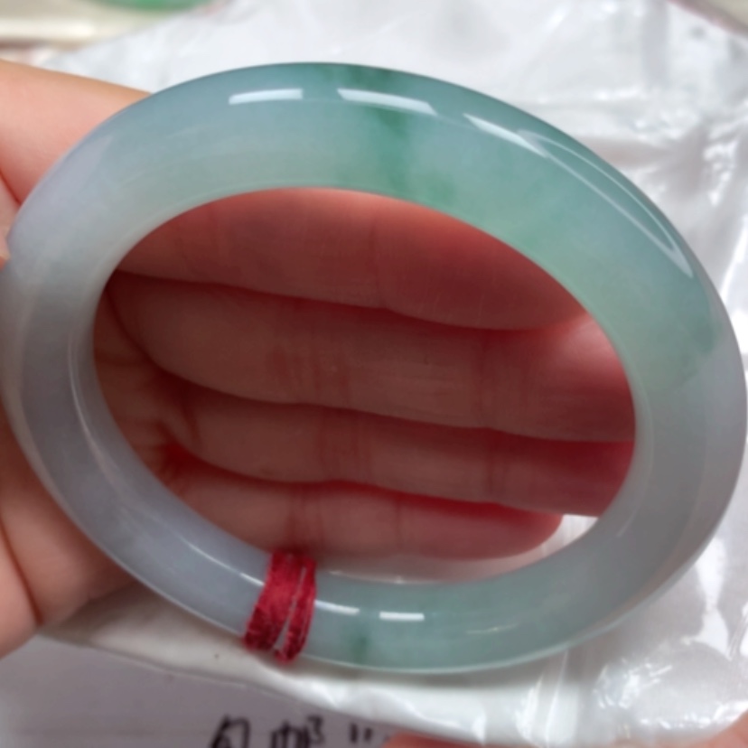 【闪购商品】翡翠手镯（圆镯）未镶嵌冰胶飘绿花美人条手镯556圈1号
